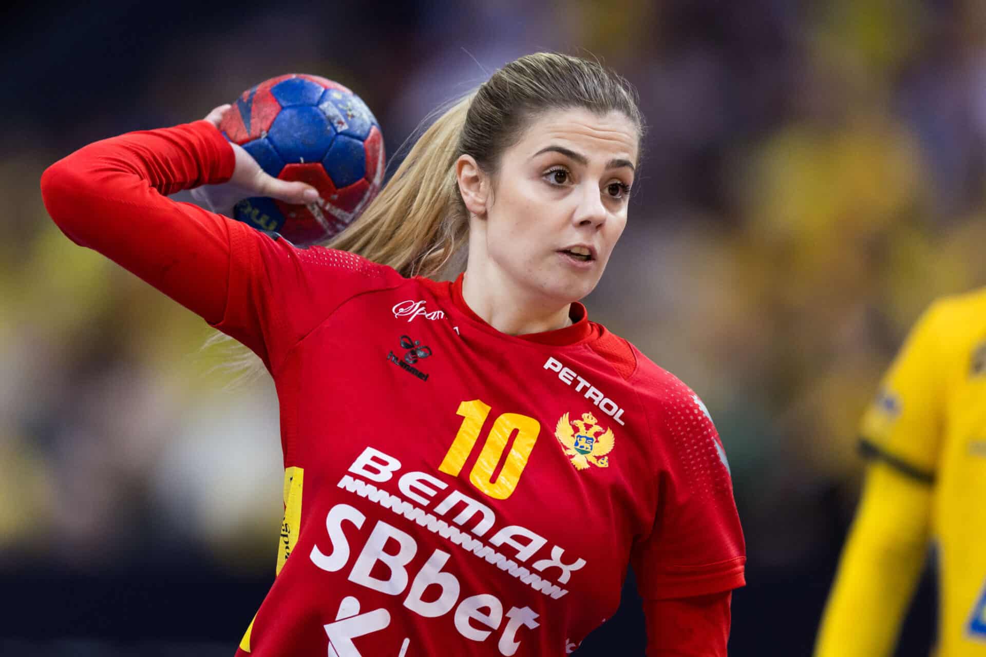 2023 IHF Women's World Championship, day 13, Montenegro - Sweden